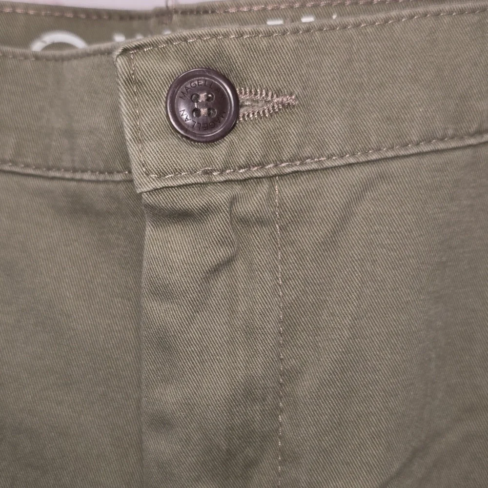 Magellan Outdoors Flat Front Olive Green Mens Size 42